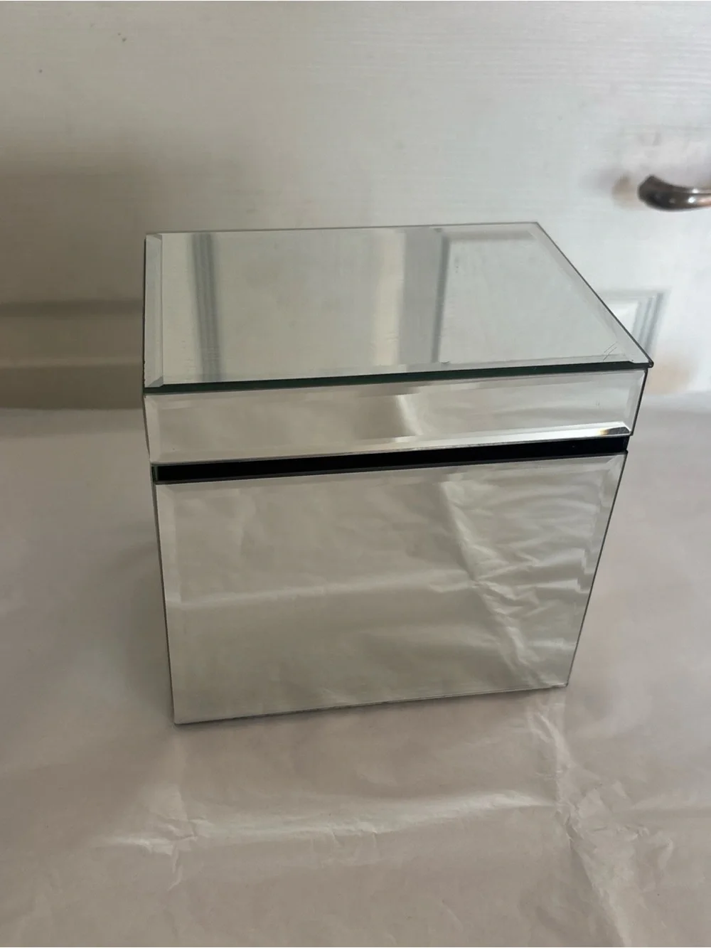 TAHARI Mirrored Glass Jewelry Box Lined crystal knobs